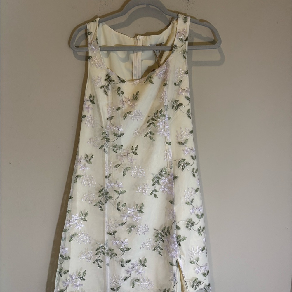 Girls Cream Floral Embroidered A-Line Dress RIHOAS size medium NWT